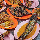 Restoran Abang Bomba Bawal Goreng food