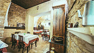 Trattoria Pugliese inside