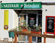 L' Arzenais outside