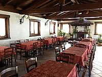 Trattoria Regina inside