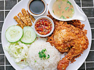 Ayam Gepuk Pak Raden Sg Buloh food