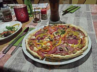 Pizzeria- Tre-soldi food