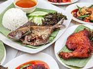 Yus Nasi Kukus (fama) food