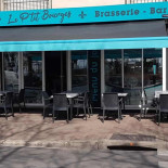 Le P’tit Bourges Dentro