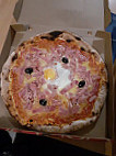 Pizzas des Ors food