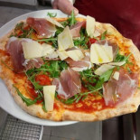 Holzofenpizzeria Sassi Di Matera Cibo