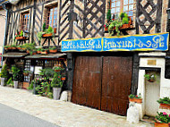 Relais de poste Saint Jacques food