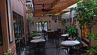 Lola's A Louisiana Kitchen Summerlin inside