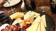 Del Vino Vineyards food