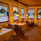 Ristorante Pizzeria Ziegelhof inside