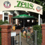 Zeus Esterno