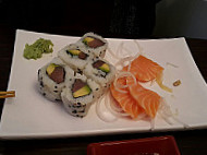 Sushi Lounge food