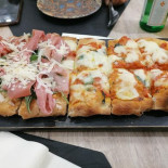 Pizzeria I Vesuviani Comida