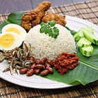 Cik Kiah Nasi Lemak inside