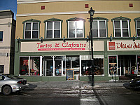 Tartes et clafoutis outside