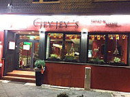 Jey Jey's Tapas & mehr inside