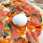 Une Pizza a la Mer food