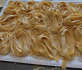 Mani In Pasta inside