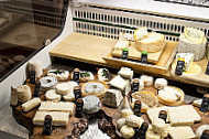 Antony - Eleveur de Fromages food