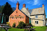 Hare And Hounds Great Addington Northants inside