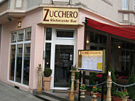 Zucchero outside