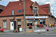 L'ortolan outside