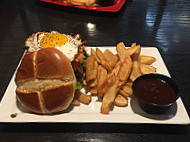 Red Robin Gourmet Burgers And Brews food