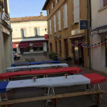 Le Petit Peuple Esterno
