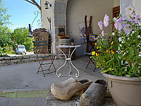 L'Auberge du Pont du Diable outside