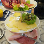 Royals Cafe Cibo