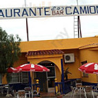 Los Camioneros outside