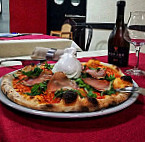 Pizzeria L'angolo food