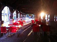 Les Delices Des Halles outside