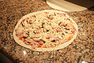 Le Pizzaiolo food