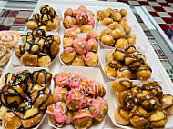 Donut Palace inside