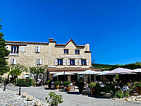 L'auberge Du Vieux Chateau outside