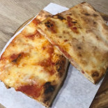 Poldo's Pizza food