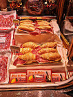 Museo Del Jamón inside