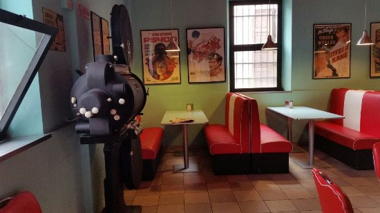 Cinema Caffè Lanteri À l'intérieur