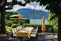 The Garden On The Lake inside