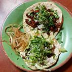 Chalo's Tacos food