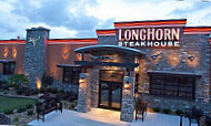 Longhorn Steakhouse outside