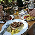 Mini Hofbrauhaus im Englischen Garten food