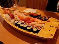 Sushi Tomi food