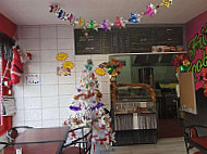 Friterie Looberghoise inside