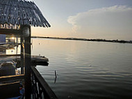 La Cabane Du Pêcheur outside