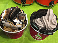 Menchie's Canada food