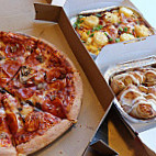 Toppers Pizza food