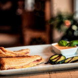 Luja Essen, Trinken, Feiern Cibo