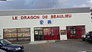 Dragon De Beaulieu outside